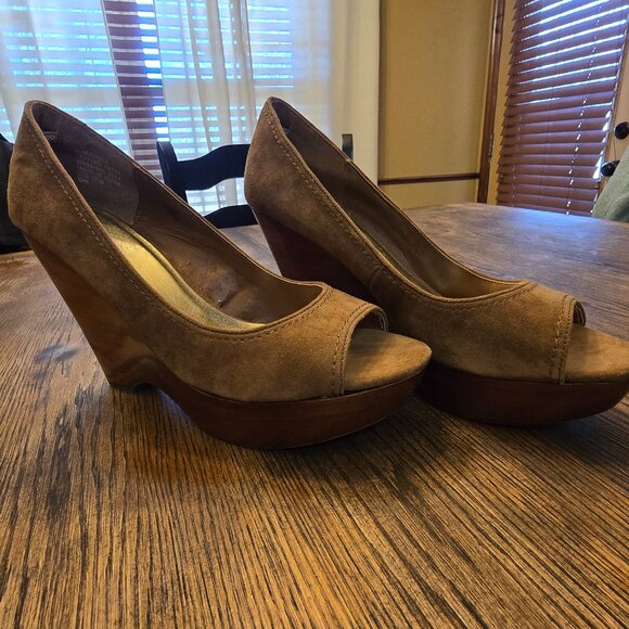 NWOT Wedge Platform Tan/Camel Suede Leather NINE WEST Sz 10 - Picture 4 of 9